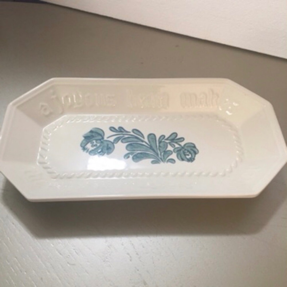 Pfaltzgraff Yorktowne‎ Bread Tray Approx 12x6 1/2"